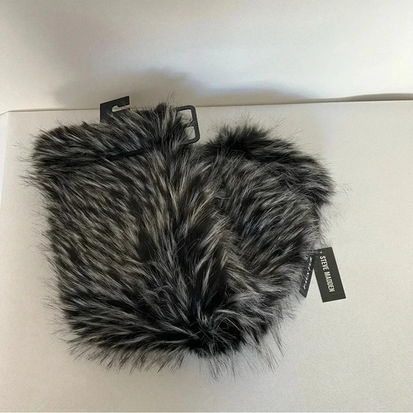 Steve Madden Faux Fur Scurf Black/Gray - Picture 2 of 5